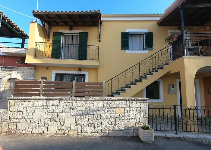 Alexandros House With Private Parcking